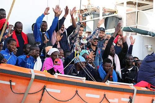 Llegan a España los inmigrantes rescatados frente a las costas de Libia Llegan a España los inmigrantes rescatados frente a las costas de Libia